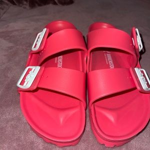 Birkenstock slides. Eva Arizona essential